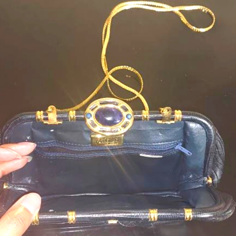 Ashneil Vintage Leather Purse - Picture 2 of 5